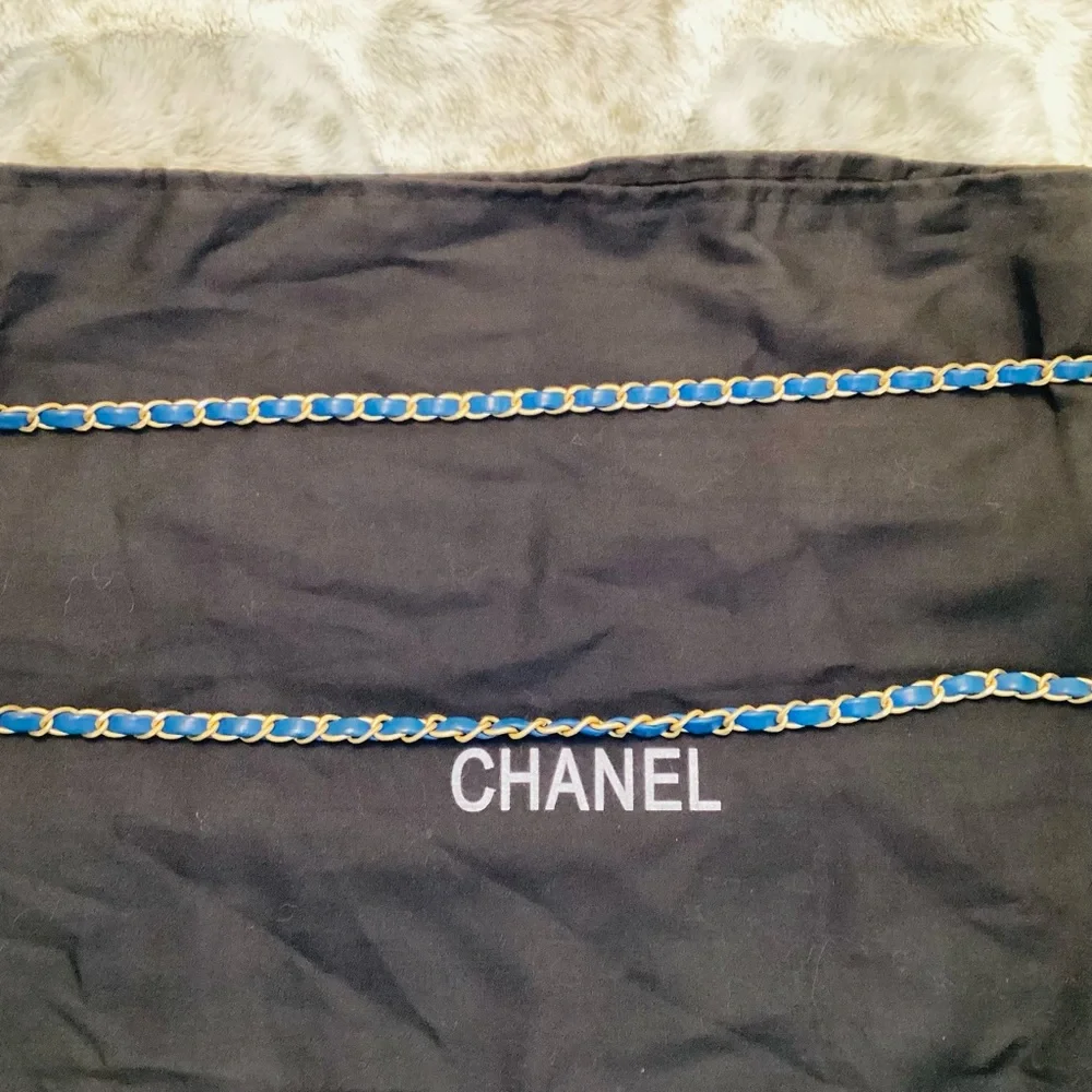 CHANEL flap smooth